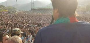Nawaz, Zardari bring Pakistan to brink of bankruptcy: Imran Nawaz, Zardari bring Pakistan to brink of bankruptcy: Imran