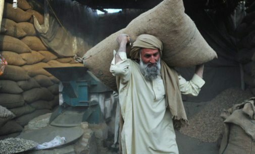 KP govt decides to act against factory owners not paying minimum wages to workers